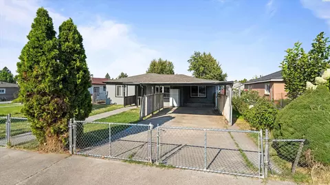 Exterior - 628 S Beech Ave, Pasco, WA 99301 photo 4 of 7