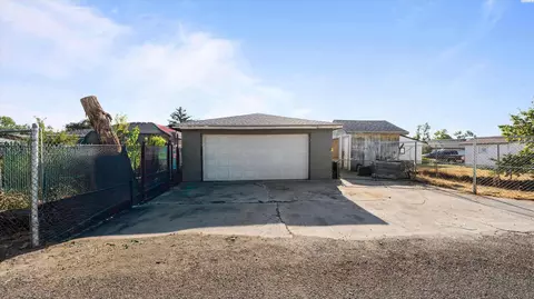 Exterior - 628 S Beech Ave, Pasco, WA 99301 photo 5 of 7