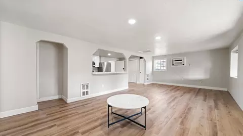 Living - 628 S Beech Ave, Pasco, WA 99301 photo 1 of 4