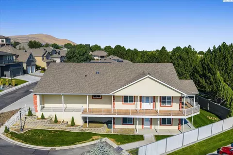 352 Temple Meadow Ln, Richland, WA 99352