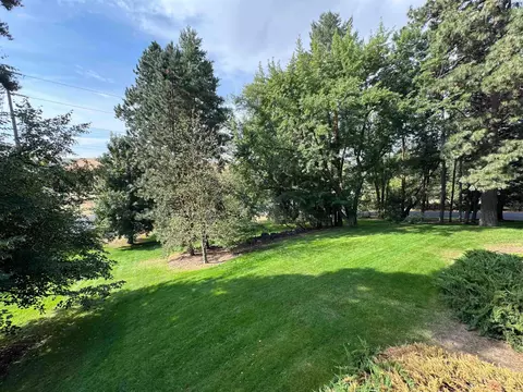 Exterior - 1770 SW View Dr, Pullman, WA 99163 photo 7 of 9