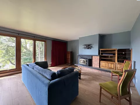 Living - 1770 SW View Dr, Pullman, WA 99163 photo 1 of 1