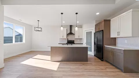 Kitchen - 6509 Rd 90, Pasco, WA 99301 photo 4 of 4