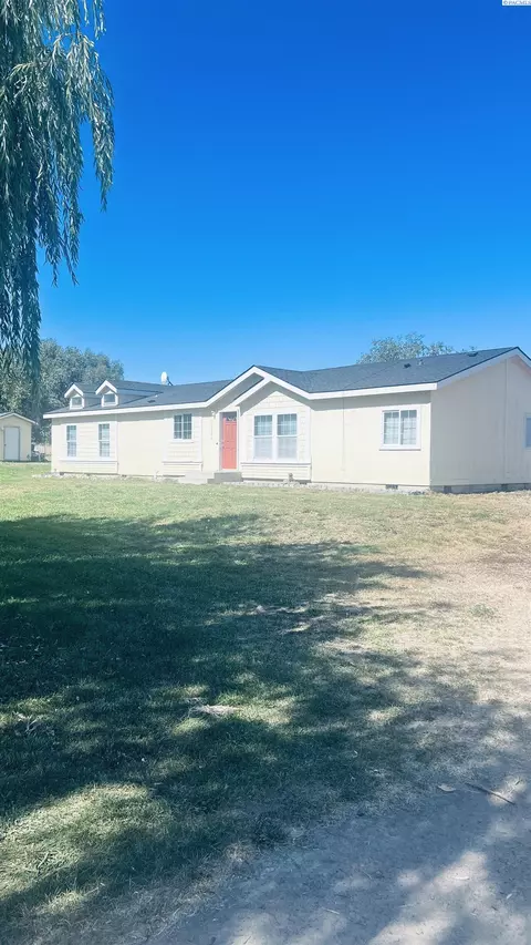 113306 W King Tull Rd, Prosser, WA 99350