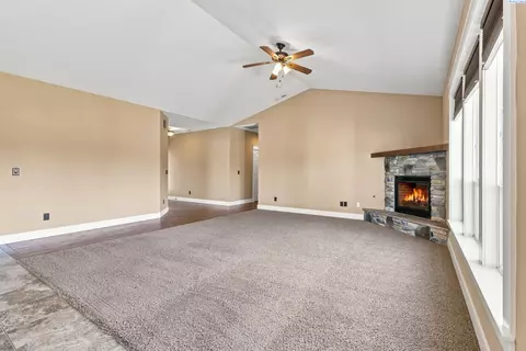 Living - 4412 Meadow View Dr, Pasco, WA 99301 photo 1 of 4