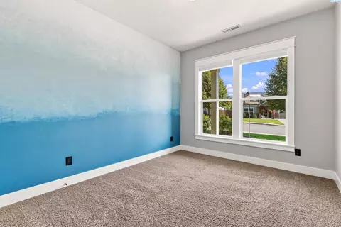 Bedroom - 4412 Meadow View Dr, Pasco, WA 99301 photo 3 of 3