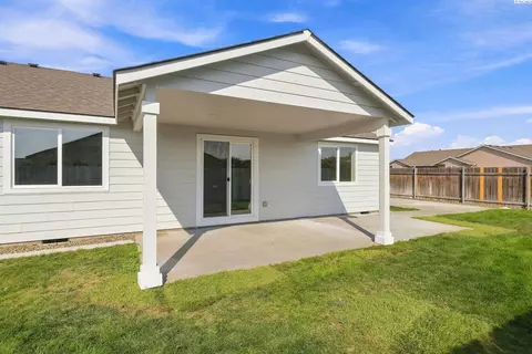 Exterior - 5519 Arthur Ln, Pasco, WA 99301 photo 3 of 4