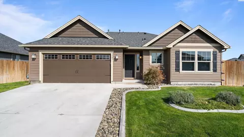 3805 Charleston Ln, Pasco, WA 99301