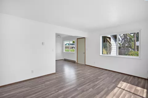 Living - 1430 NW Deane St, Pullman, WA 99163 photo 1 of 2