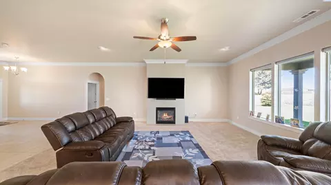 Living - 7115 Maxim Ct, Pasco, WA 99301 photo 2 of 2