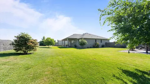 Exterior - 7115 Maxim Ct, Pasco, WA 99301 photo 7 of 9