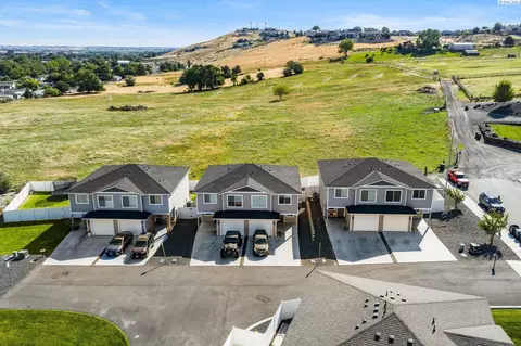 6910 6960 Sully Ln, West Richland, WA 99353