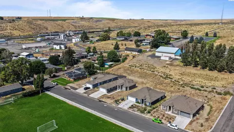 View/Area - 352 E Davis St, Connell, WA 99326 photo 3 of 3