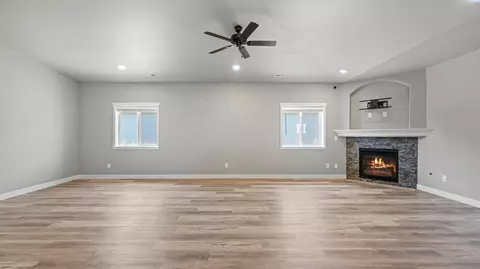 Living - 352 E Davis St, Connell, WA 99326 photo 3 of 7
