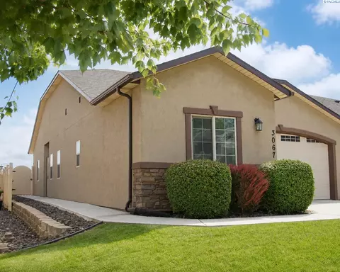 3067 S Dennis Pl, Kennewick, WA 99337