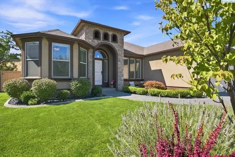 2337 Copperhill St, Richland, WA 99354