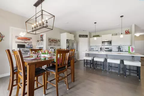 Dining - 1500 Steele Ct, Pasco, WA 99301 photo 3 of 3