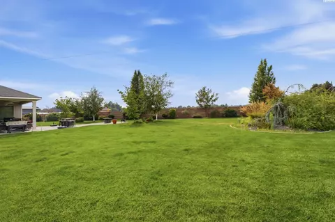 Exterior - 1500 Steele Ct, Pasco, WA 99301 photo 9 of 10