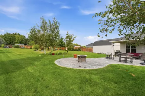 Exterior - 1500 Steele Ct, Pasco, WA 99301 photo 6 of 10