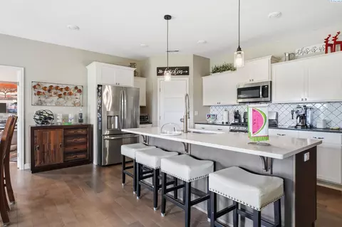 Kitchen - 1500 Steele Ct, Pasco, WA 99301 photo 3 of 6