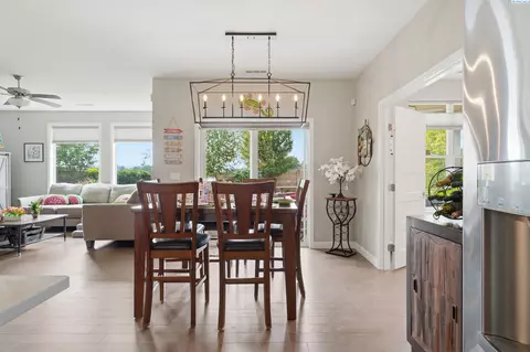 Dining - 1500 Steele Ct, Pasco, WA 99301 photo 1 of 3