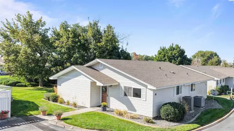 4203 W Kennewick Ave #20, Kennewick, WA 99336