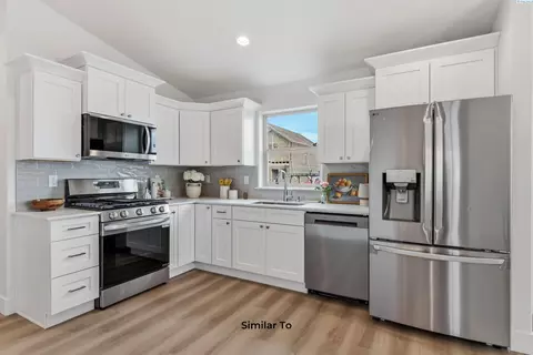 Kitchen - 5820 Redtail Dr, Pasco, WA 99301 photo 2 of 2