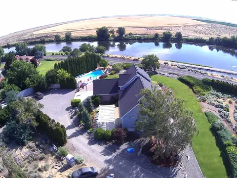 45204 E Shannon, West Richland, WA 99353