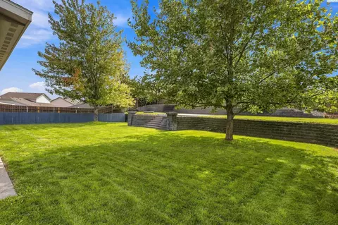 Exterior - 5902 Nauvoo Ln, Pasco, WA 99301 photo 6 of 9
