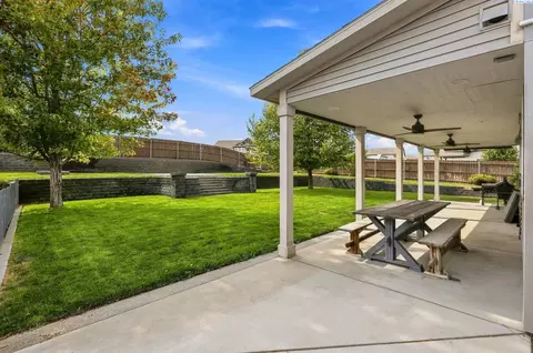 Exterior - 5902 Nauvoo Ln, Pasco, WA 99301 photo 4 of 9