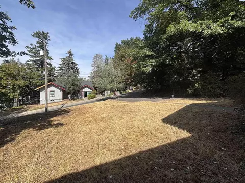 Exterior - 960 NE Maple St, Pullman, WA 99163 photo 2 of 6