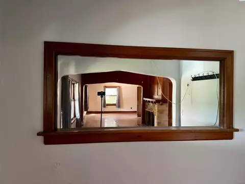 Living - 960 NE Maple St, Pullman, WA 99163 photo 2 of 2