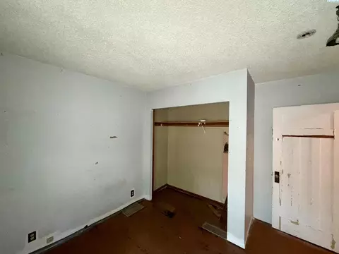 Bedroom - 960 NE Maple St, Pullman, WA 99163 photo 2 of 2