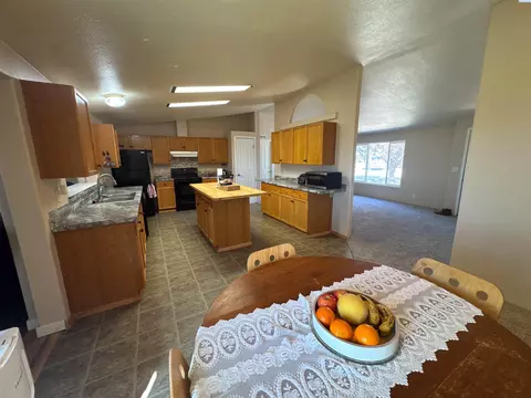 4732 Ringold Rd, Eltopia, WA 99330 photo 10