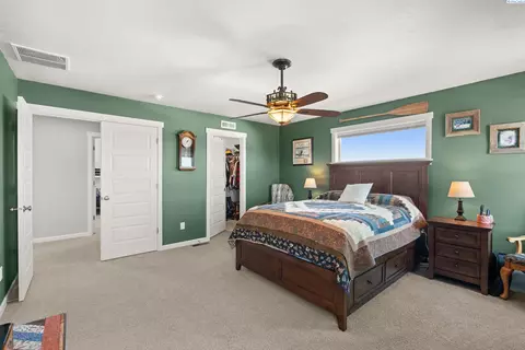 Bedroom - 313 Ruby Ave, Grandview, WA 98930 photo 4 of 7