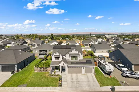 View/Area - 313 Ruby Ave, Grandview, WA 98930 photo 1 of 2