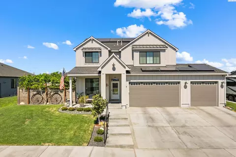 Exterior - 313 Ruby Ave, Grandview, WA 98930 photo 2 of 9