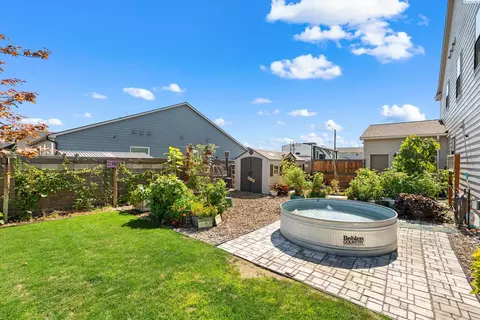 Exterior - 313 Ruby Ave, Grandview, WA 98930 photo 6 of 9
