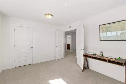 Bedroom - 313 Ruby Ave, Grandview, WA 98930 photo 5 of 7