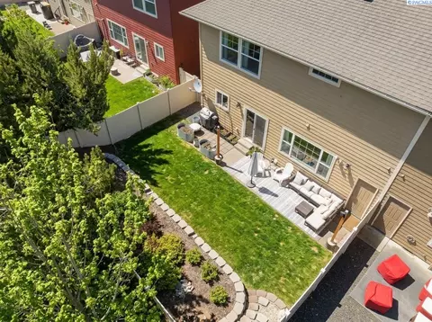 Exterior - 1273 SW Big Sky Ct, Pullman, WA 99163 photo 4 of 5