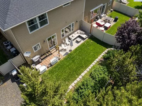 Exterior - 1273 SW Big Sky Ct, Pullman, WA 99163 photo 3 of 5