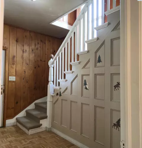 Entry Way - 425 NE Howard St, Pullman, WA 99163 photo 1 of 2