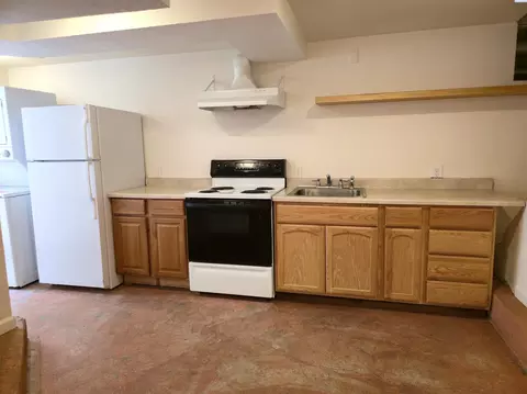 Kitchen - 425 NE Howard St, Pullman, WA 99163 photo 3 of 3