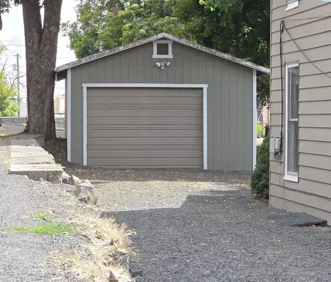 Exterior - 425 NE Howard St, Pullman, WA 99163 photo 4 of 4