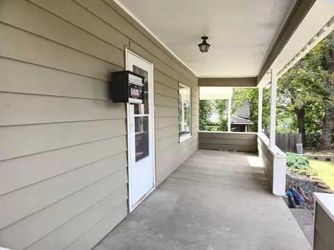 Exterior - 425 NE Howard St, Pullman, WA 99163 photo 3 of 4