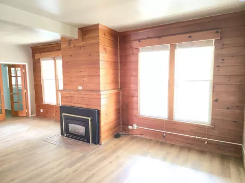 Living - 425 NE Howard St, Pullman, WA 99163 photo 2 of 2