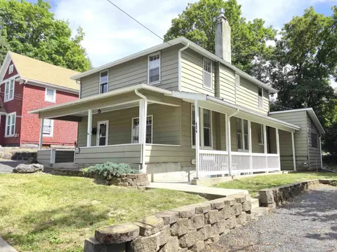 Exterior - 425 NE Howard St, Pullman, WA 99163 photo 2 of 4
