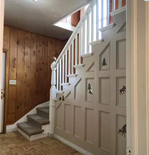Entry Way - 425 NE Howard St, Pullman, WA 99163 photo 1 of 2