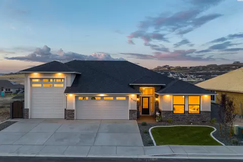 7140 W 31st Pl, Kennewick, WA 99338