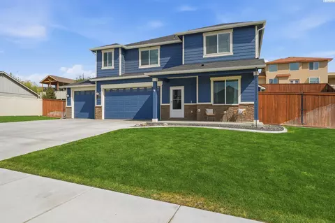 6109 Turf Paradise Dr, Pasco, WA 99301